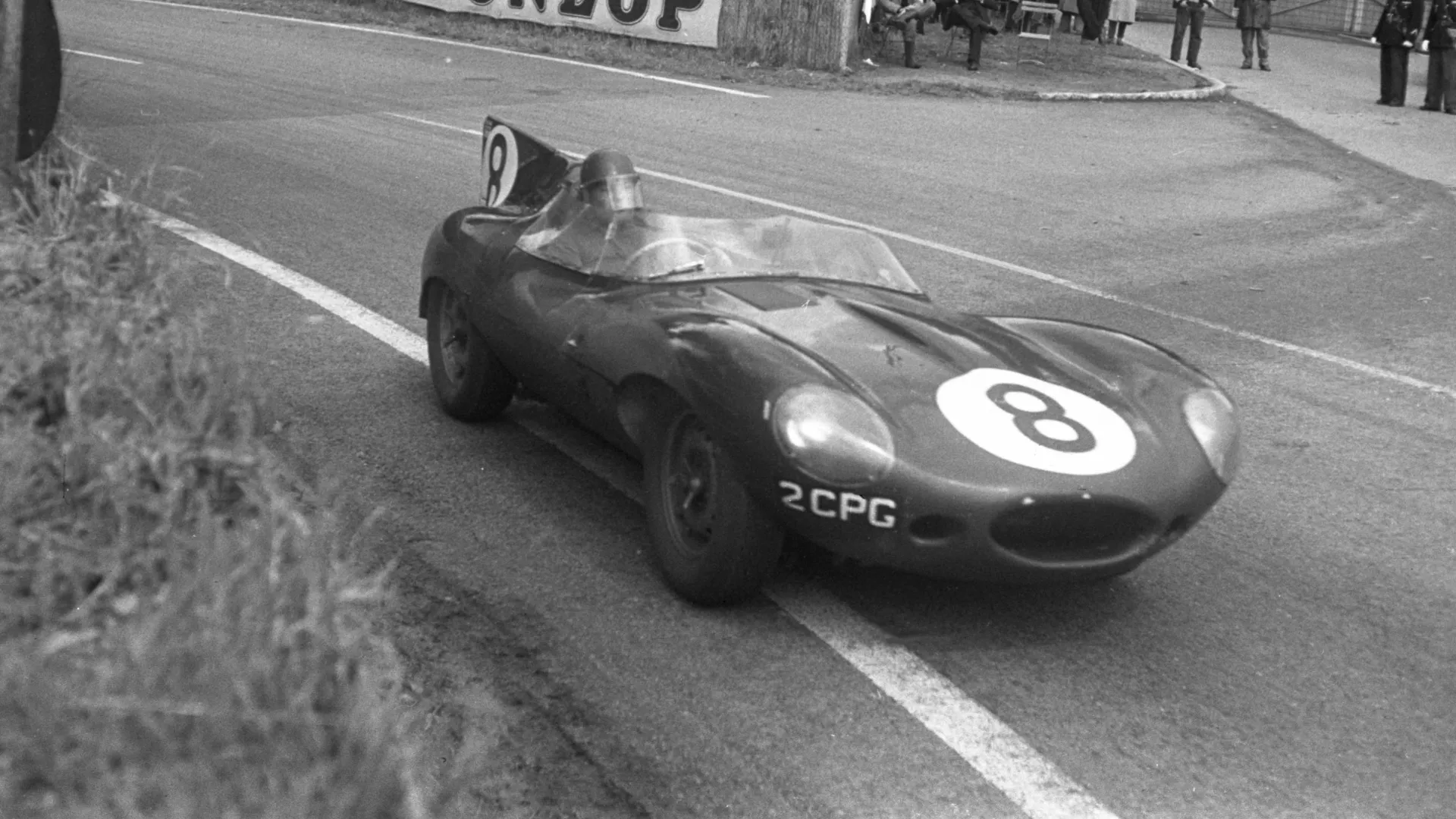 “¿Dónde está Hamilton?”: La icónica escena de un Jaguar D-Type accidentado