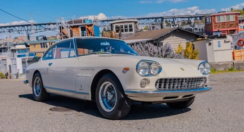 Ferrari 330 GT Coupé (1)