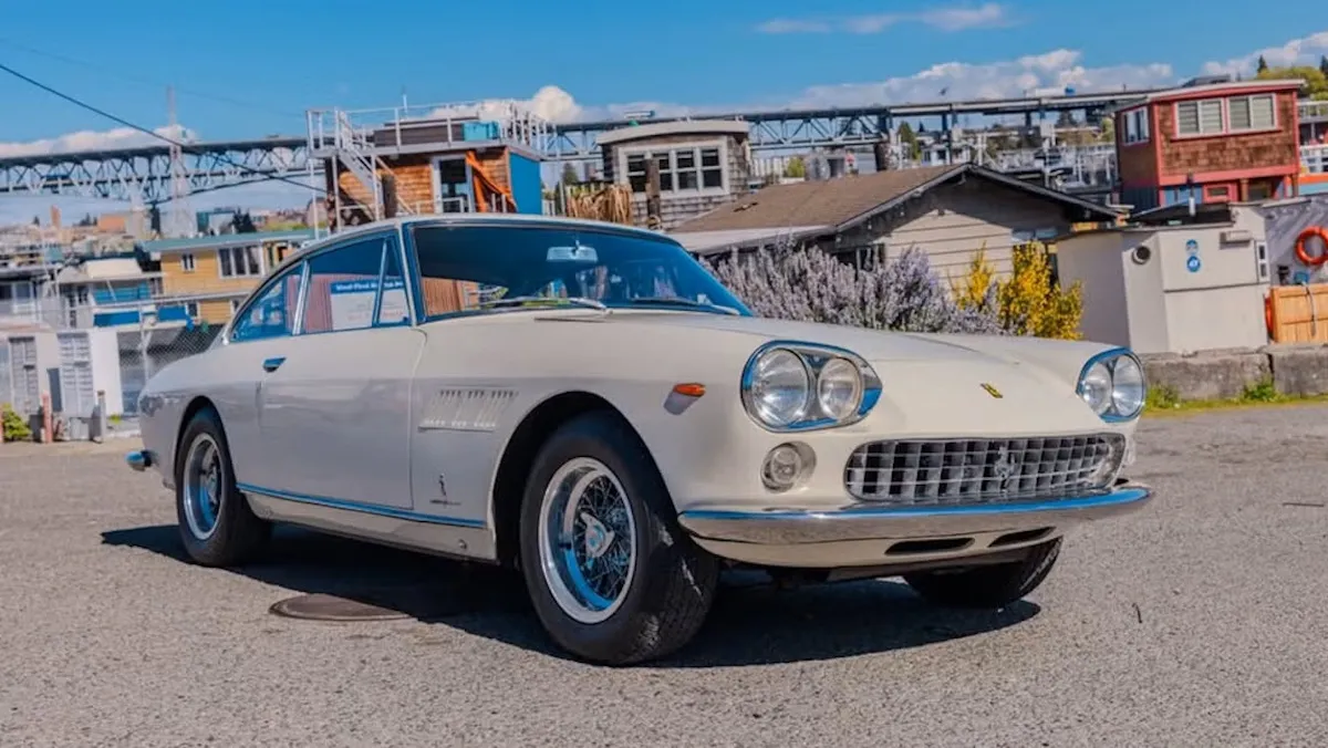 El motivo por el cual este Ferrari 330 GT Coupé se anuncia a la venta por casi un millón de dólares.