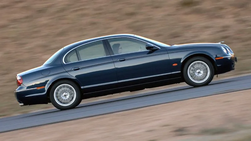 Jaguar S Type V8 4 (2)