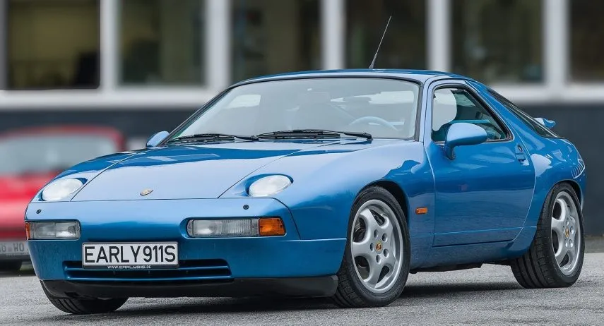 Porsche 928 GTS azul (1)