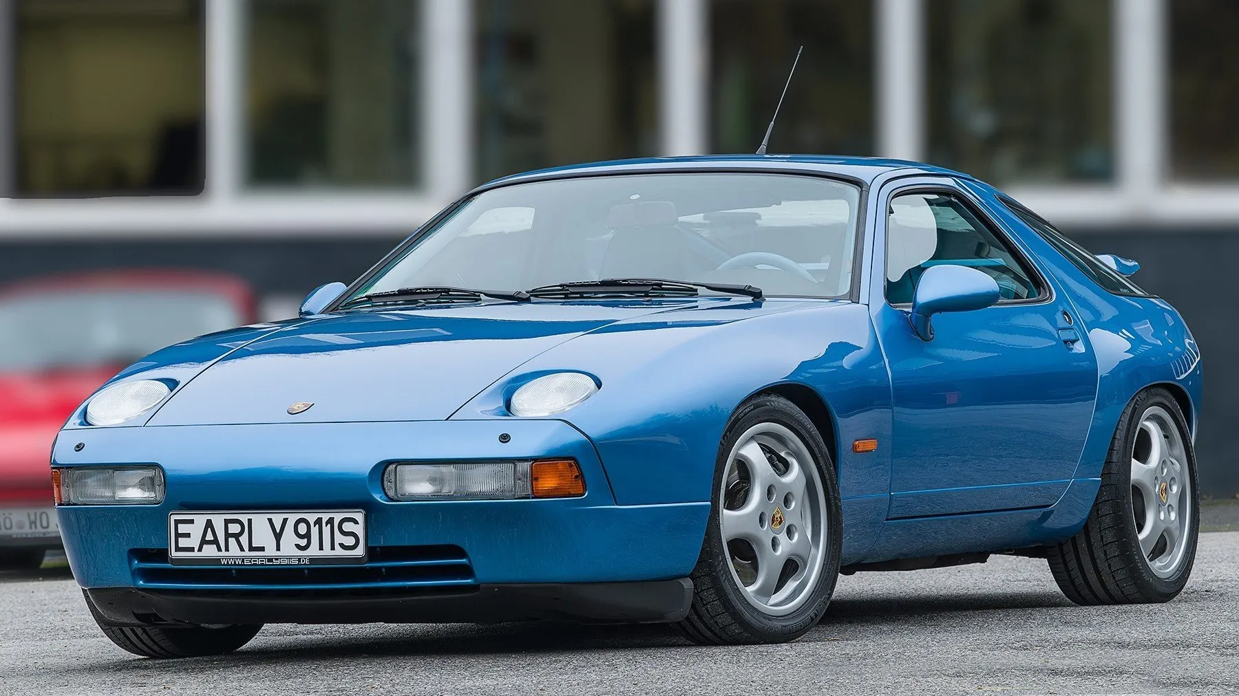 Si compras este Porsche 928 GTS, mejor que entiendas algo de alemán