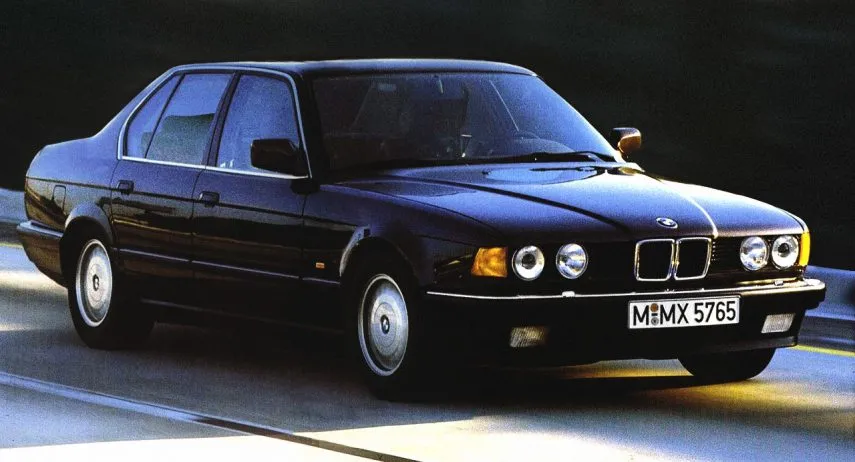 BMW 735i (e32)