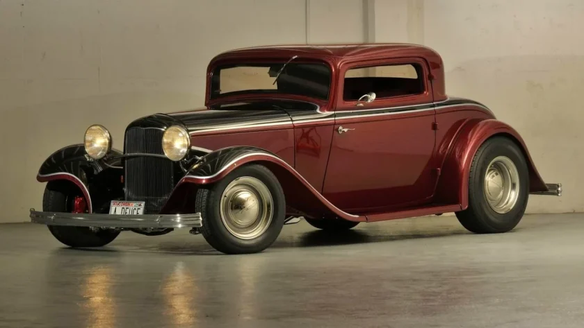 A subasta el “Moulin Rouge” de los hot-rod de Ford