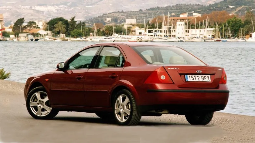 Ford Mondeo TDCi Ghia sedán