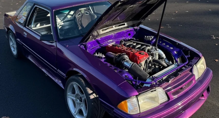 Ford Mustang con motor Mercedes