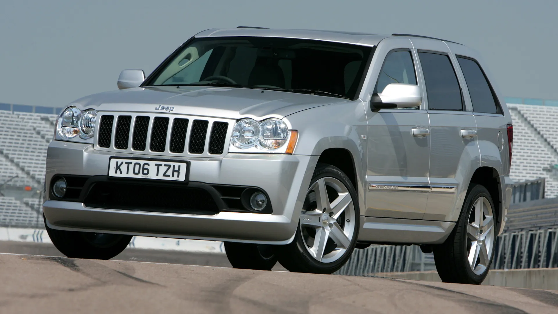 Coche del día: Jeep Grand Cherokee SRT8 (VK)