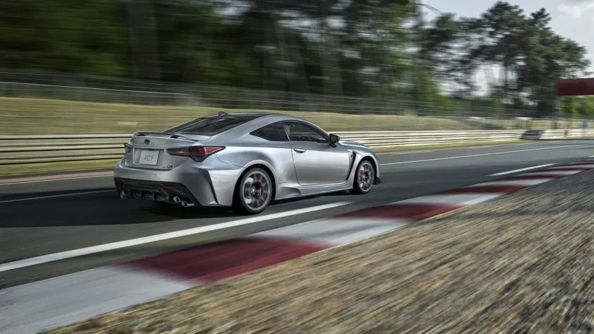 Lexus RC F Final Edition (1)