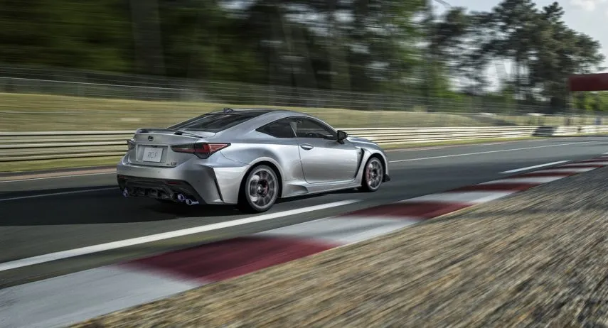 Lexus RC F Final Edition (1)