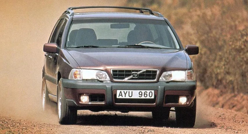 Volvo V70 Cross Country (1)