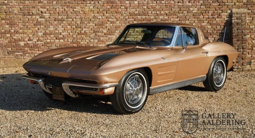 Chevrolet Corvette C2 dorado (1)