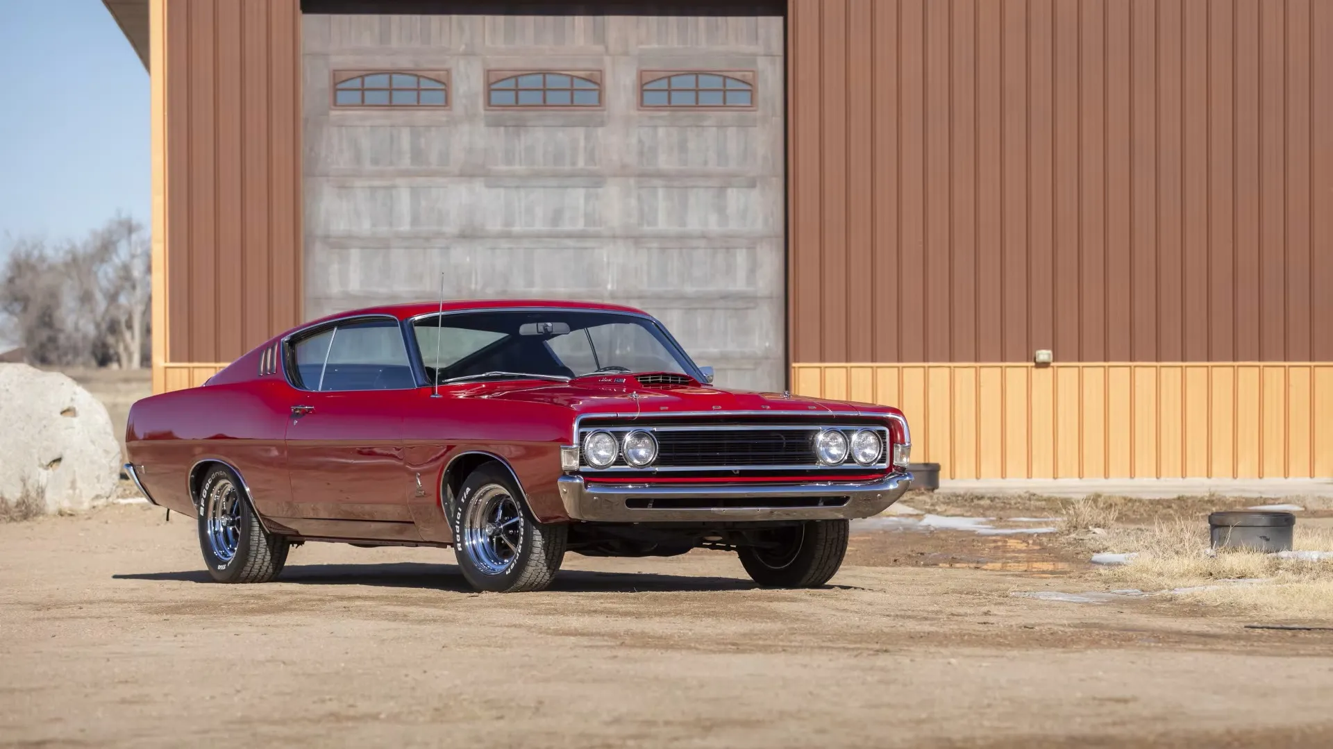 Este Ford Torino se fabricó en una versión extremadamente limitada y hoy se vende con una restauración profunda de por medio