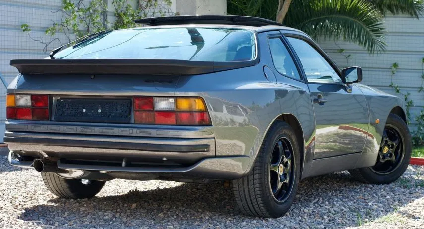 Porsche 944 (1)