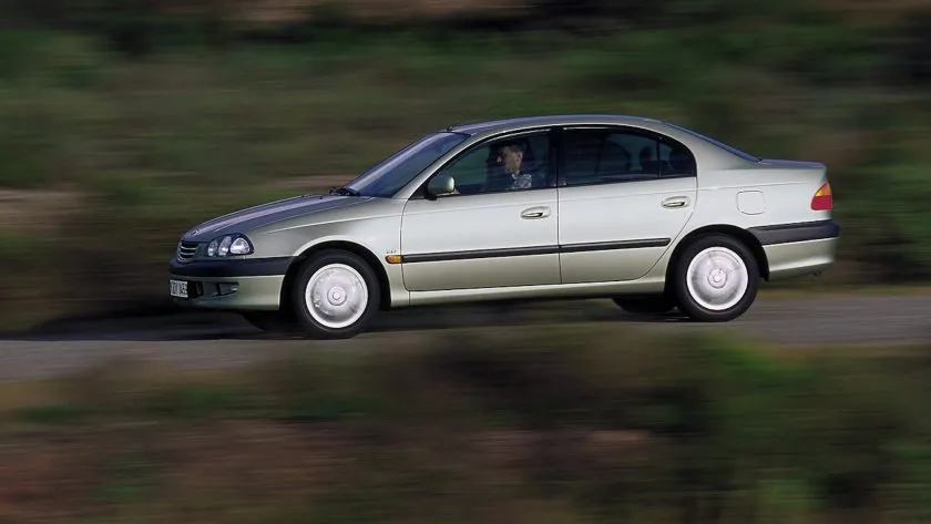 Toyota Avensis D4 D (2)