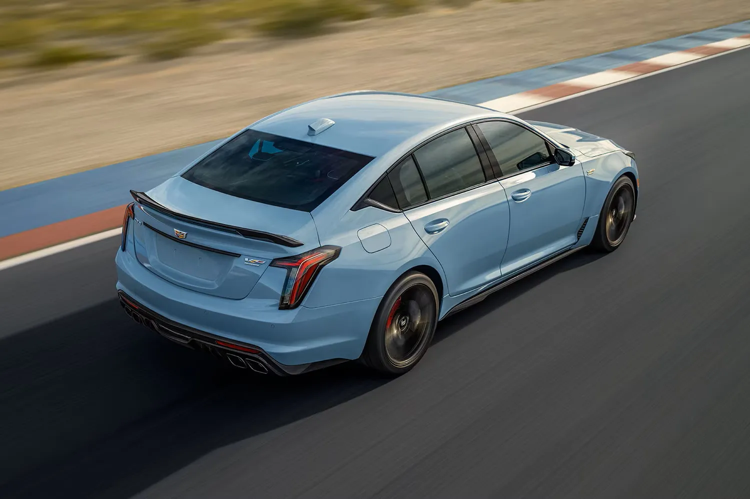Cadillac GT5 V (2)
