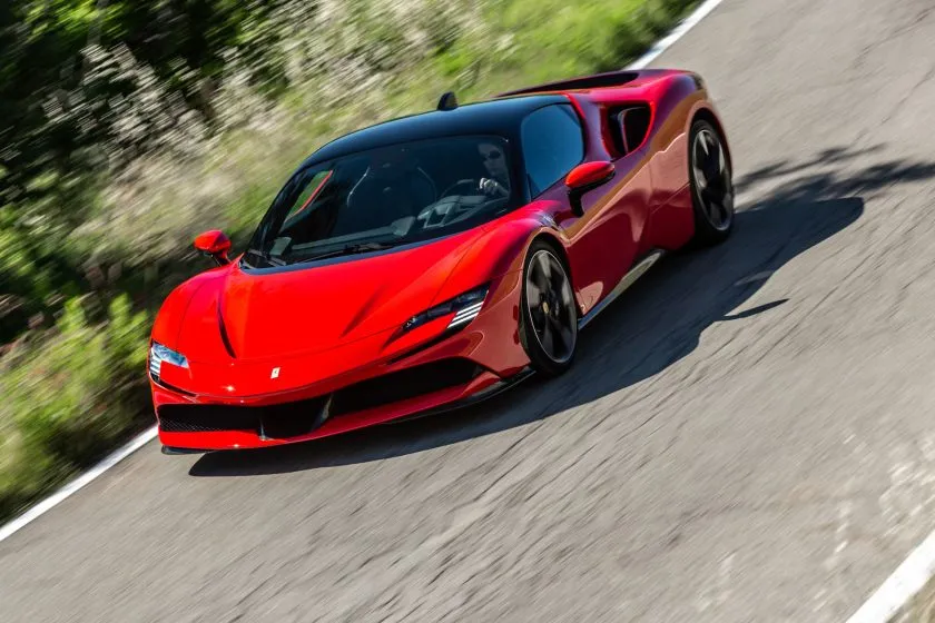 Ferrari SF90 (1)
