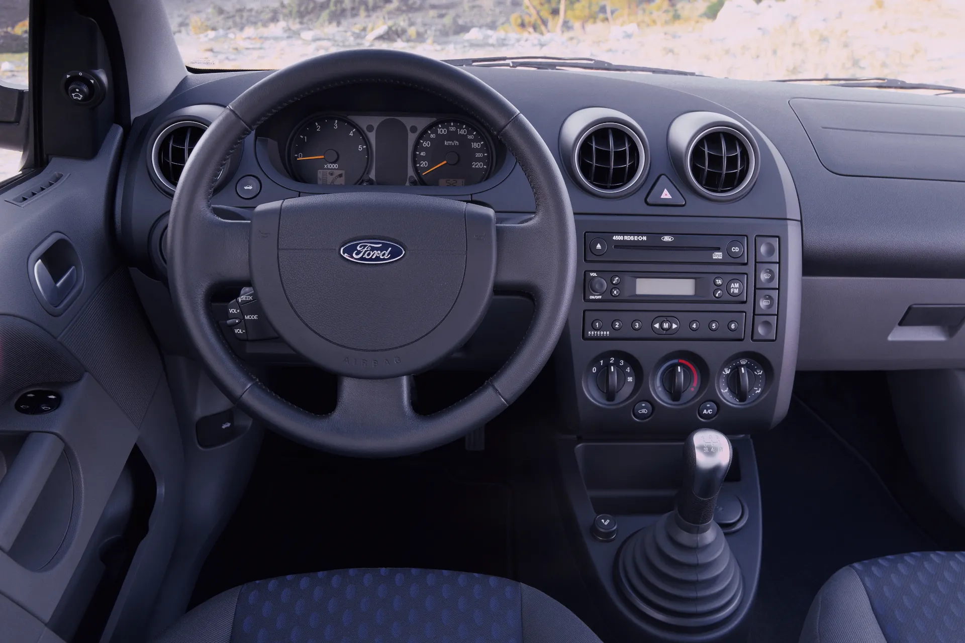 Ford Fiesta 1 6 MK5 (2)
