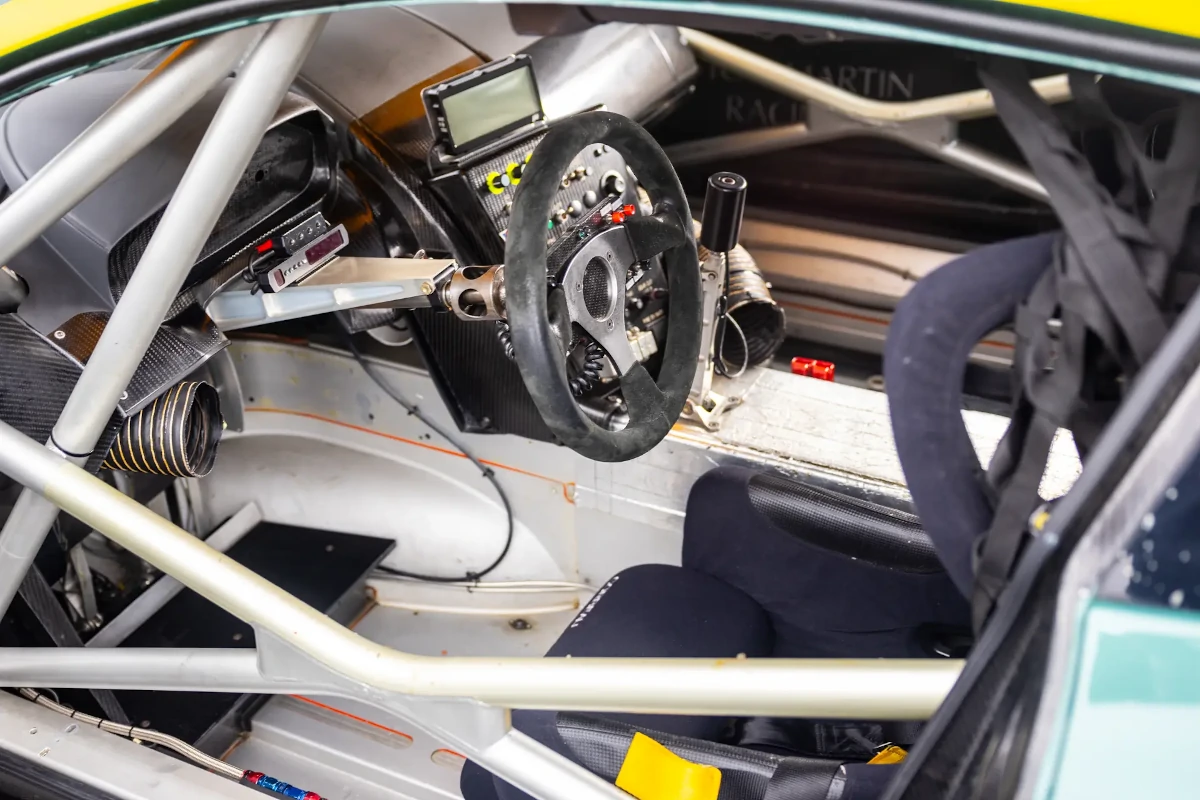 Interior Aston Martin DBR8 GT1