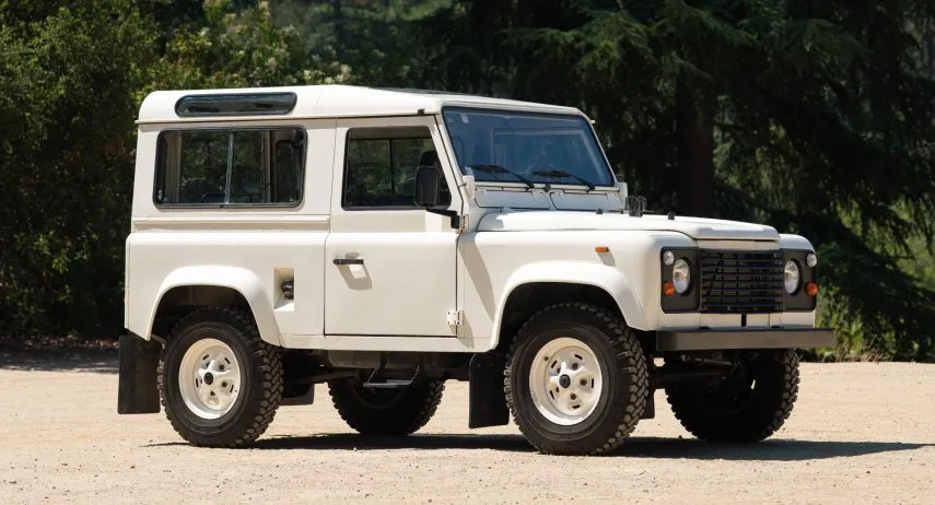 LandRover Defender 90 (1)