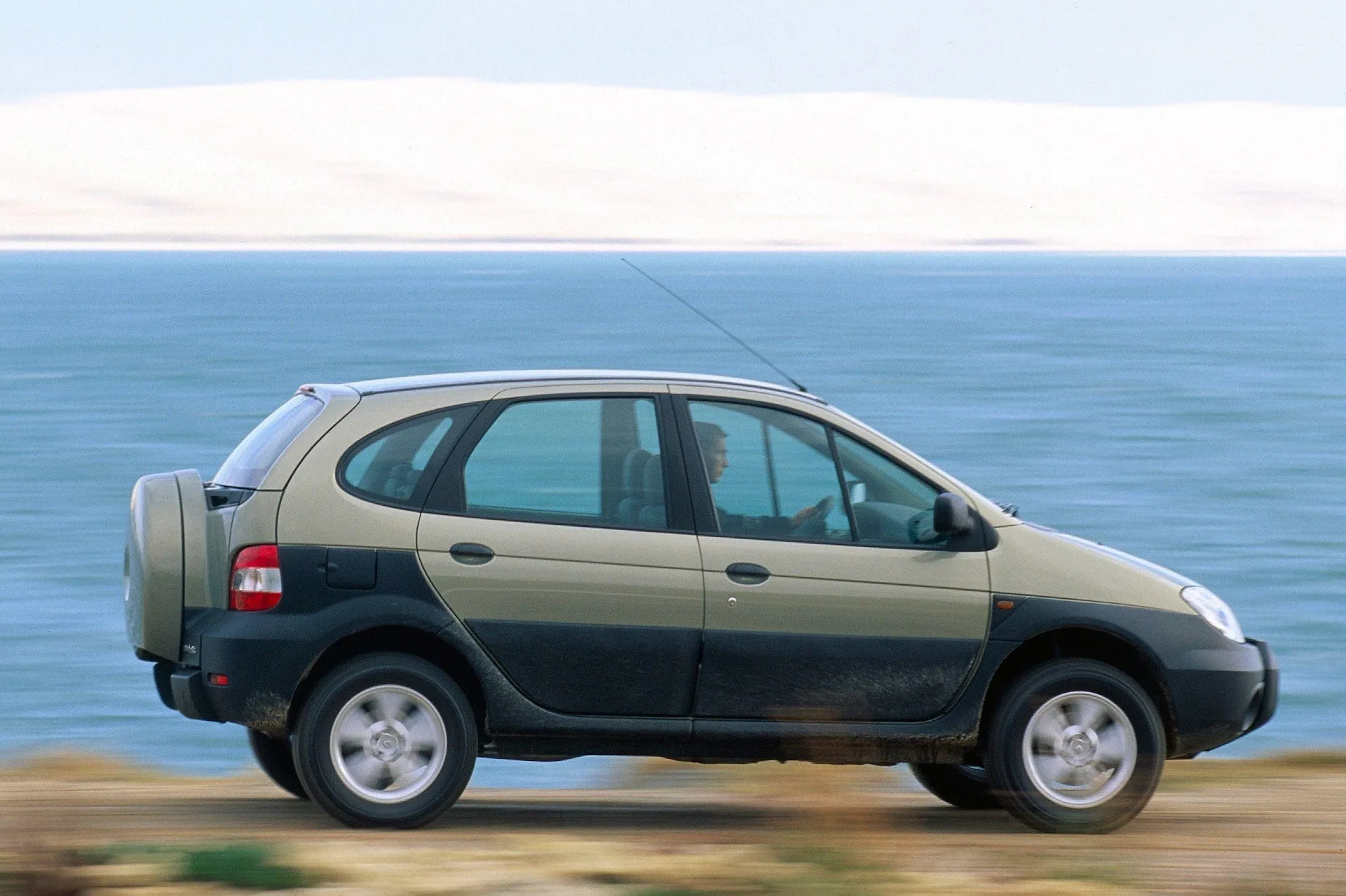 Renault Mégane Scénic RX4 (2)
