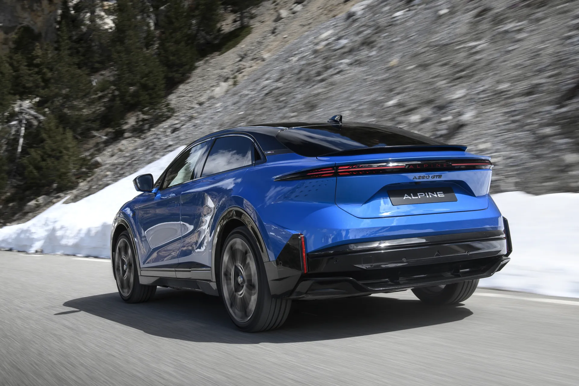 Alpipne A390 GTS (2)