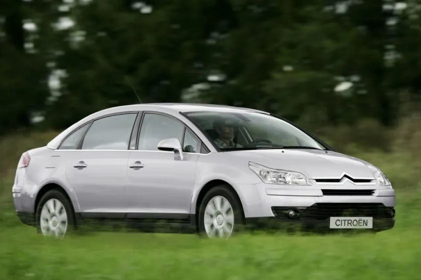 Citroën C4 sedán (1)
