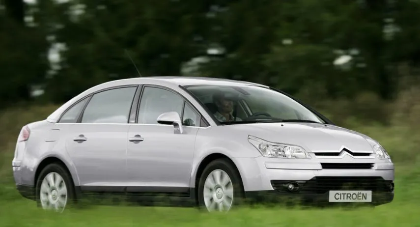 Citroën C4 sedán (1)