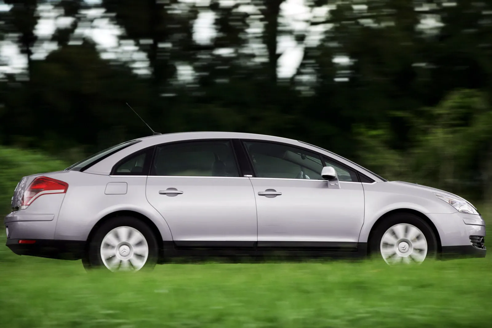Citroën C4 sedán (2)
