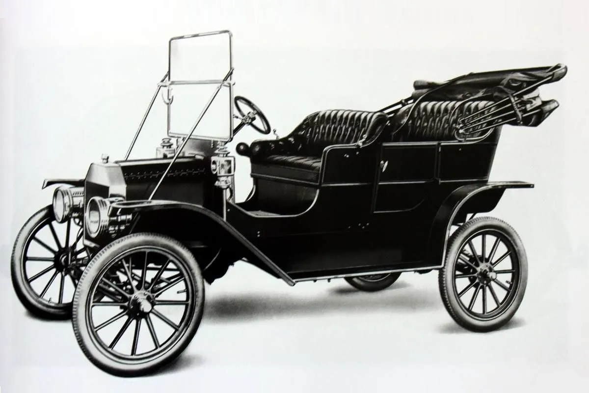 El parabrisas laminado: el pequeño gran invento que salvó miles de vidas y cambió el diseño de los coches