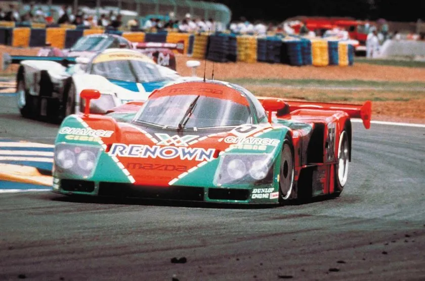 Mazda 787B número 55 (1)