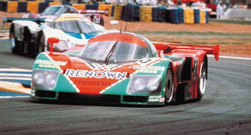 Mazda 787B número 55 (1)