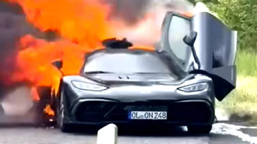 Mercedes AMG One en llamas