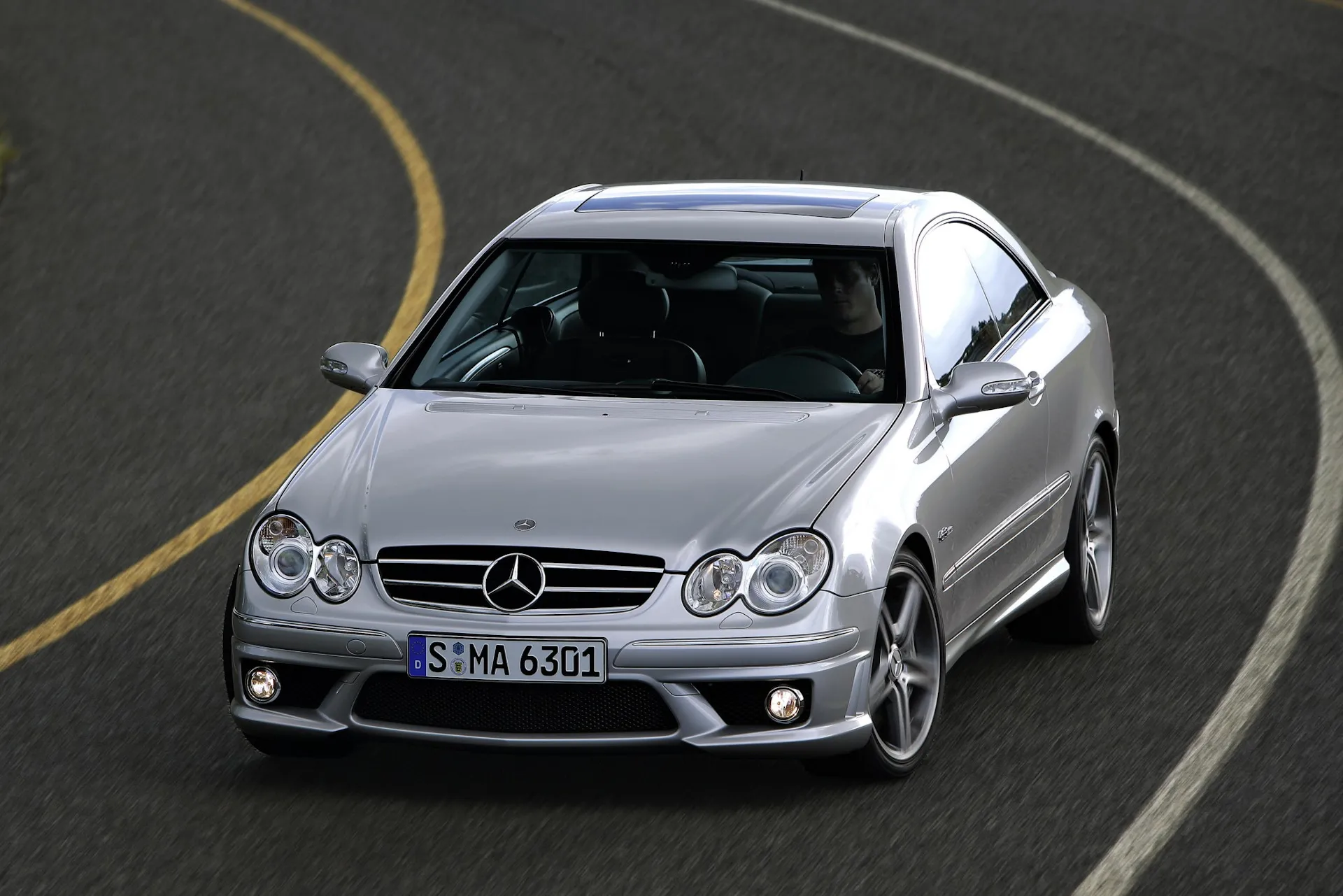 Mercees V8 AMG (2)