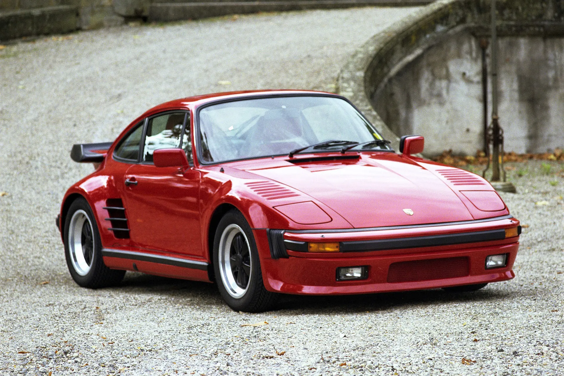 Coche del día: Porsche 911 Turbo (Flachbau – Slant Nose)