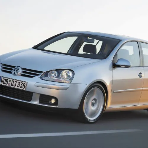 Volkswagen Golf 2 0 TDI V (1)