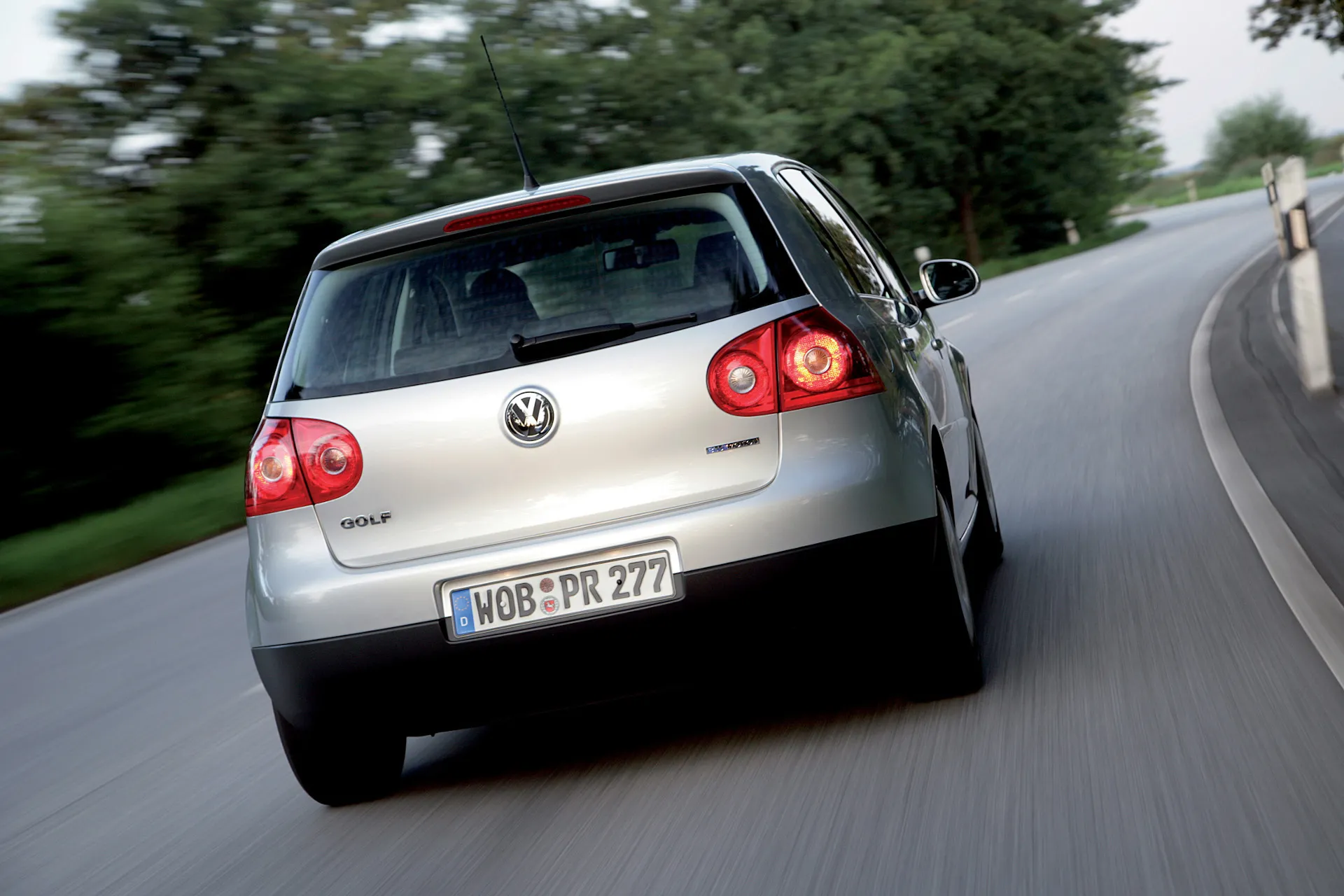 Volkswagen Golf 2 0 TDI V (2)