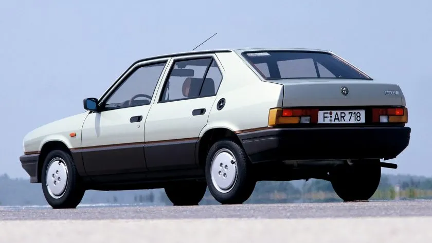 Alfa Romeo 33 Quadrifoglio Oro (2)