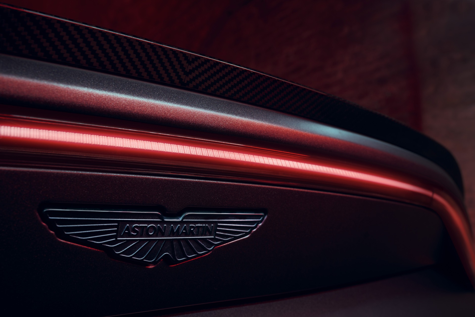 Aston Martin vantage S (2)