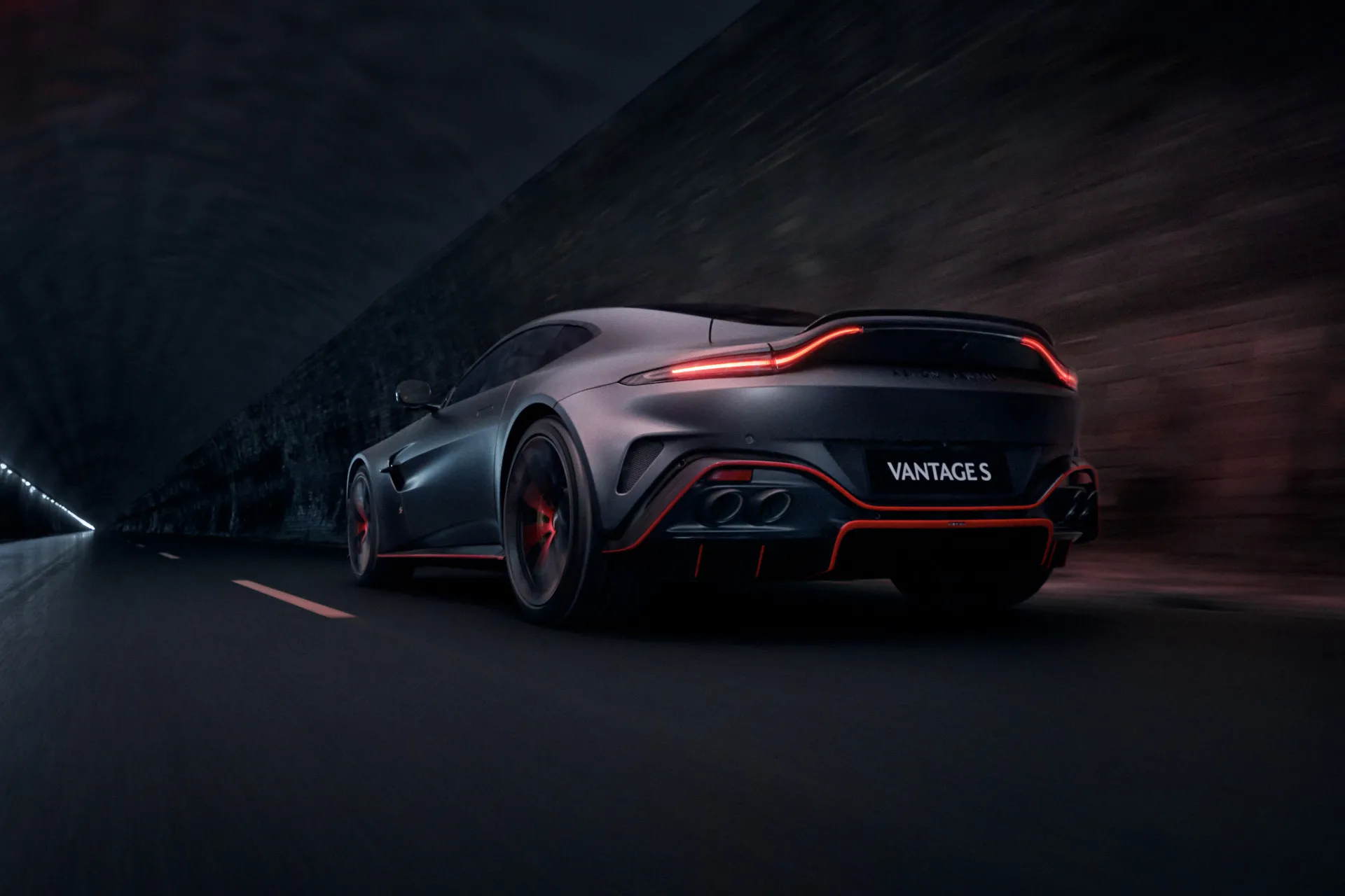 Aston Martin Vantage S (2)