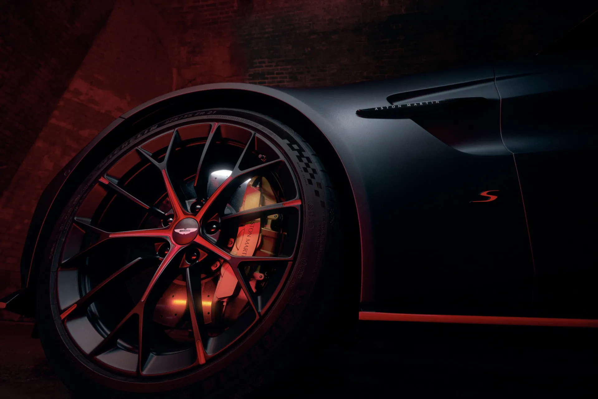 Aston Martin Vantage S
