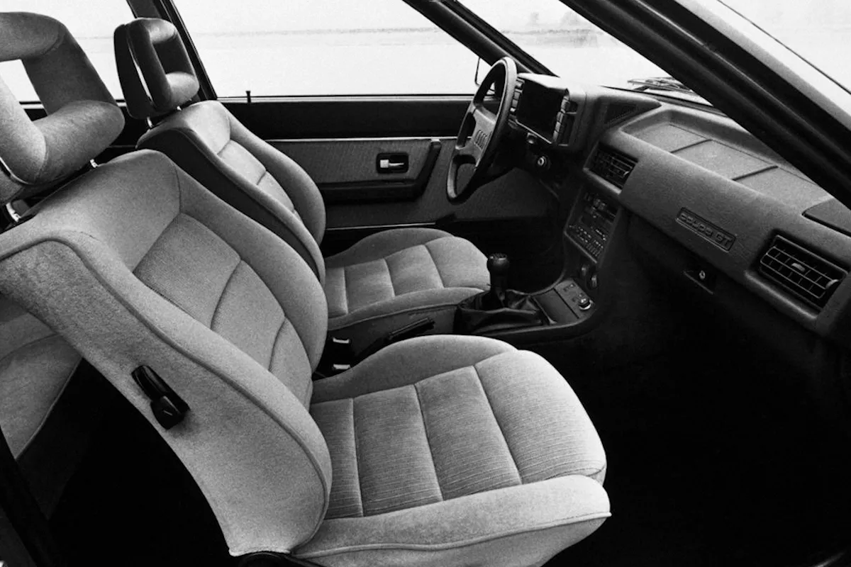 Audi Coupé GT (2)