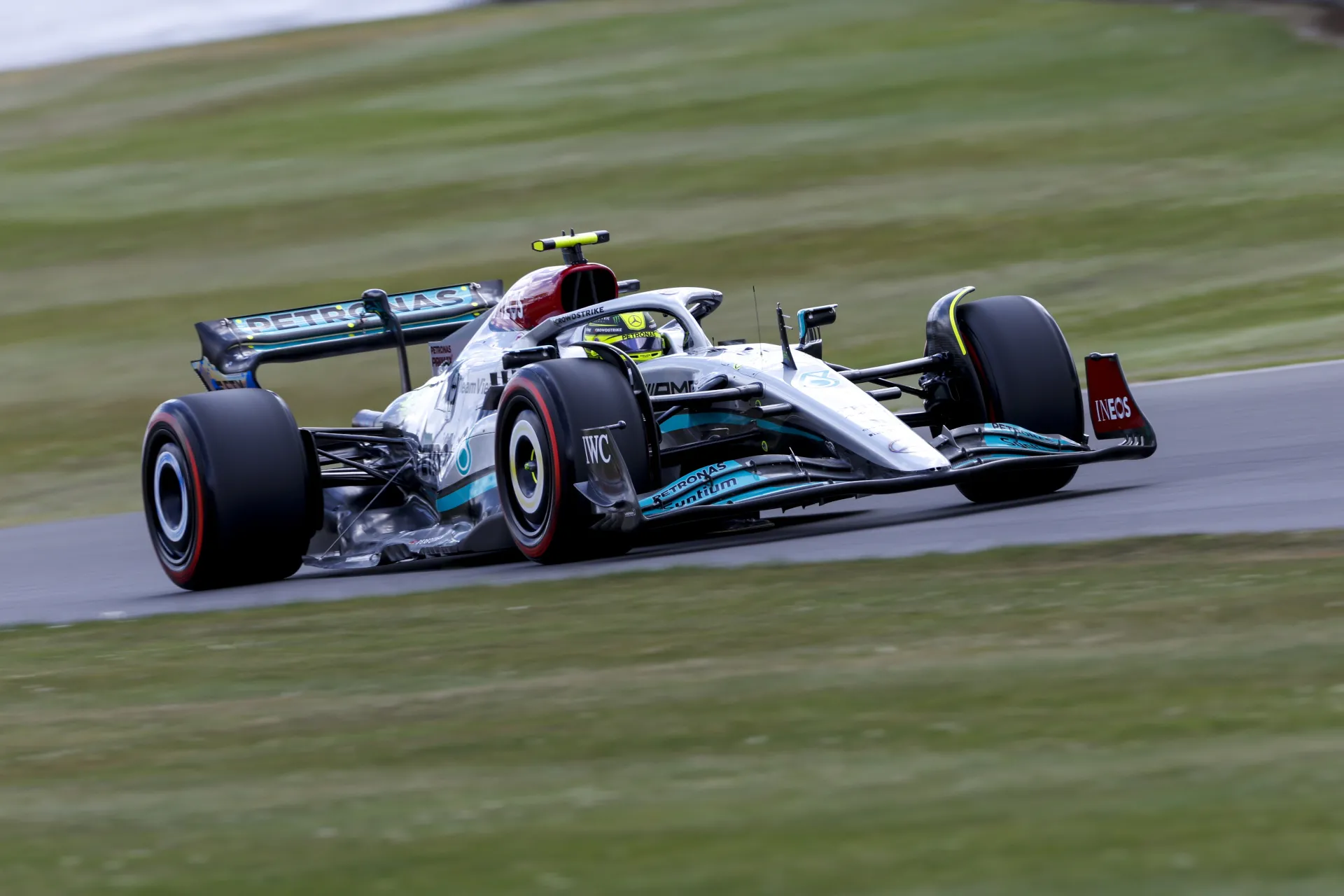 La danza de Stowe y la épica efímera de Hamilton: El paso a paso de uno de los episodios más memorables de Silverstone