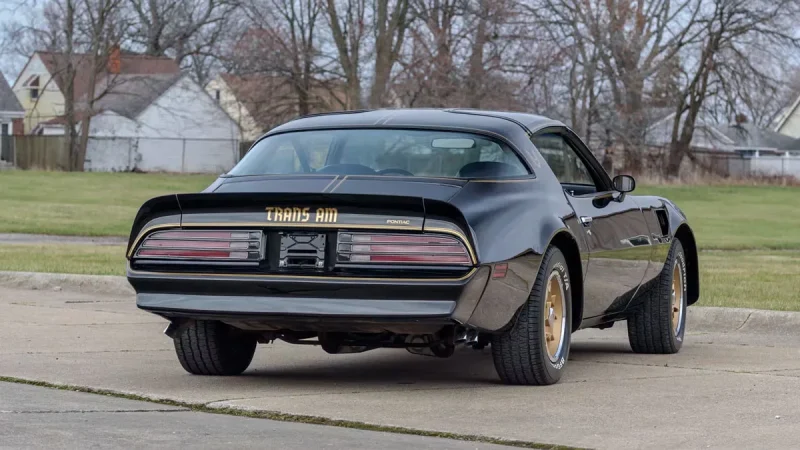 Pontiac Firebird Trans Am (1)