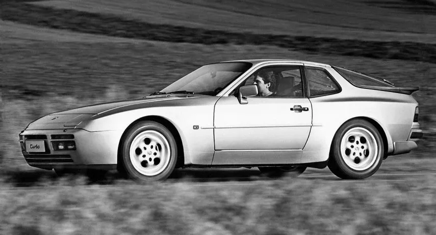 Porschye 944 Turbo (1)