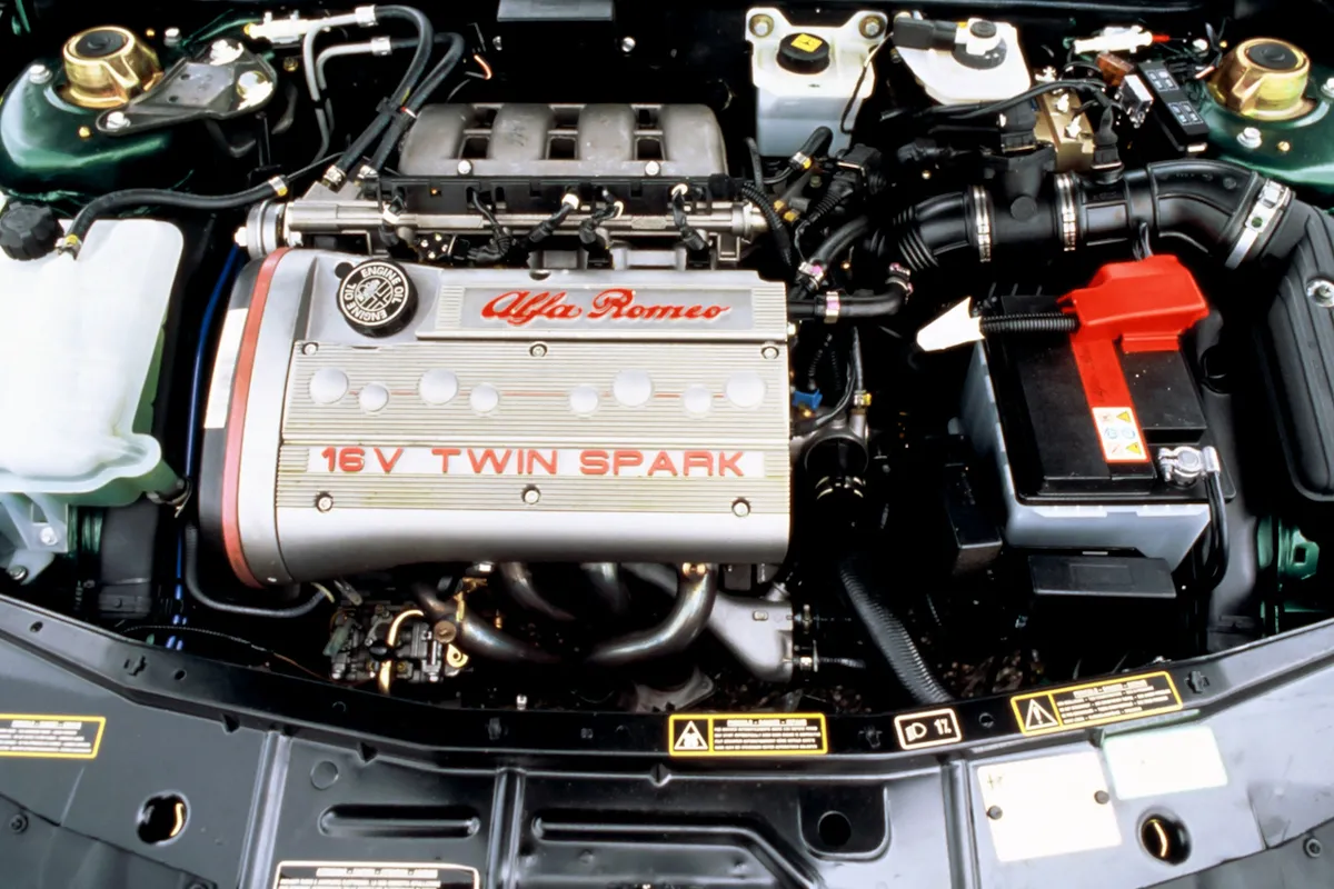 Alfa Romeo 155 2 0 16v TS (2)