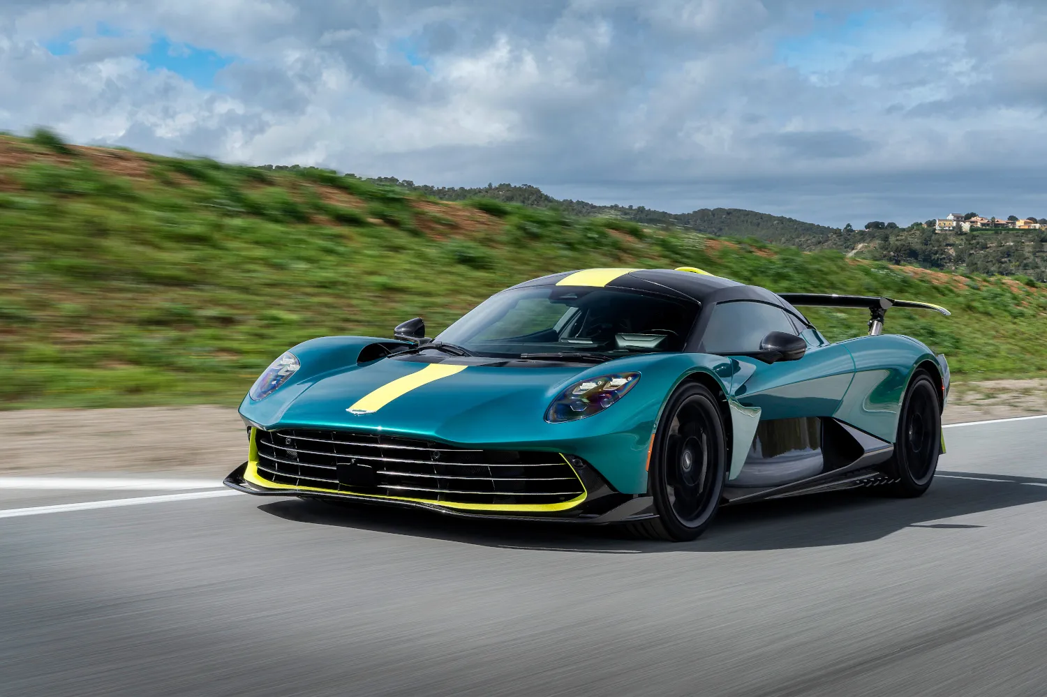 Aston Martin Valhalla: seis años mareando la perdiz para acabar en territorio AMG