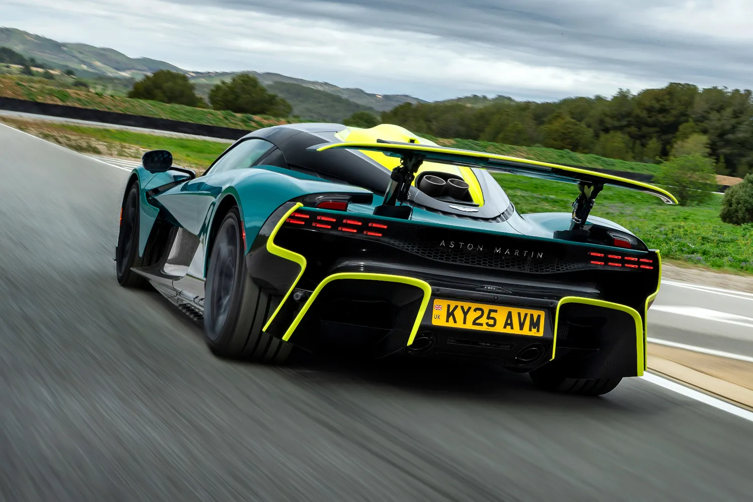 Aston Martin Valhalla (4)