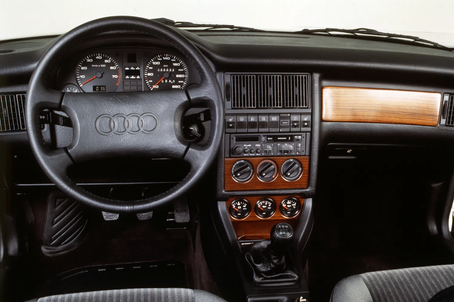 Audi Coupe interior