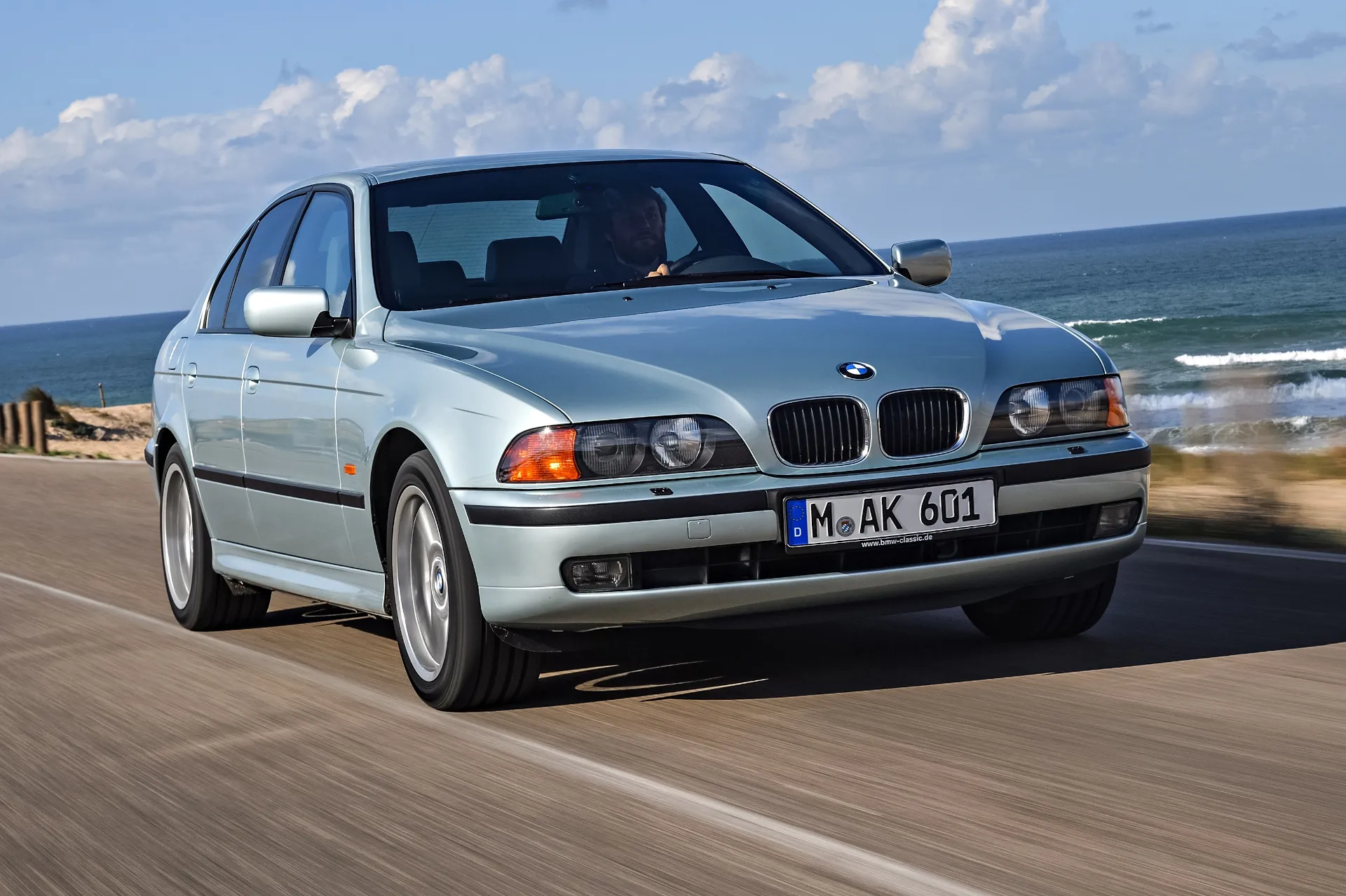 ¿Te has dado cuenta? El BMW E39 ha cumplido 30 añazos