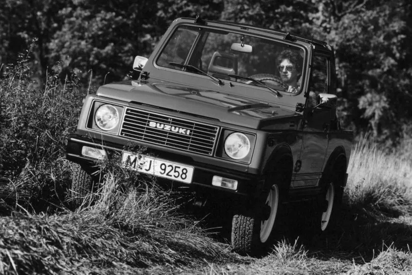 Suzuki SJ 413 (1)